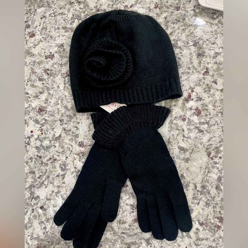 Stylish hat and glove set.